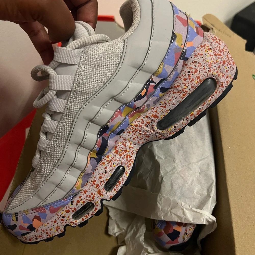 Nike Women's White Sneakers with Multicolor Speckled Sole